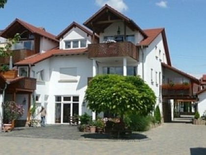 Фото: Wein und Gästehaus "Im Linsenbusch"